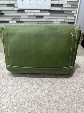 Portland Leather green medium metro Crossbody Bag - Minimalist Style